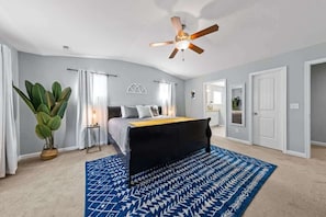 3 bedrooms, iron/ironing board, travel cot, WiFi - Cozy retreat w/ fire pit & BBQ grill (Norfolk)