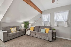 TV - The Sunshine Nest - Cozy, Convenient, Complete (Norfolk)