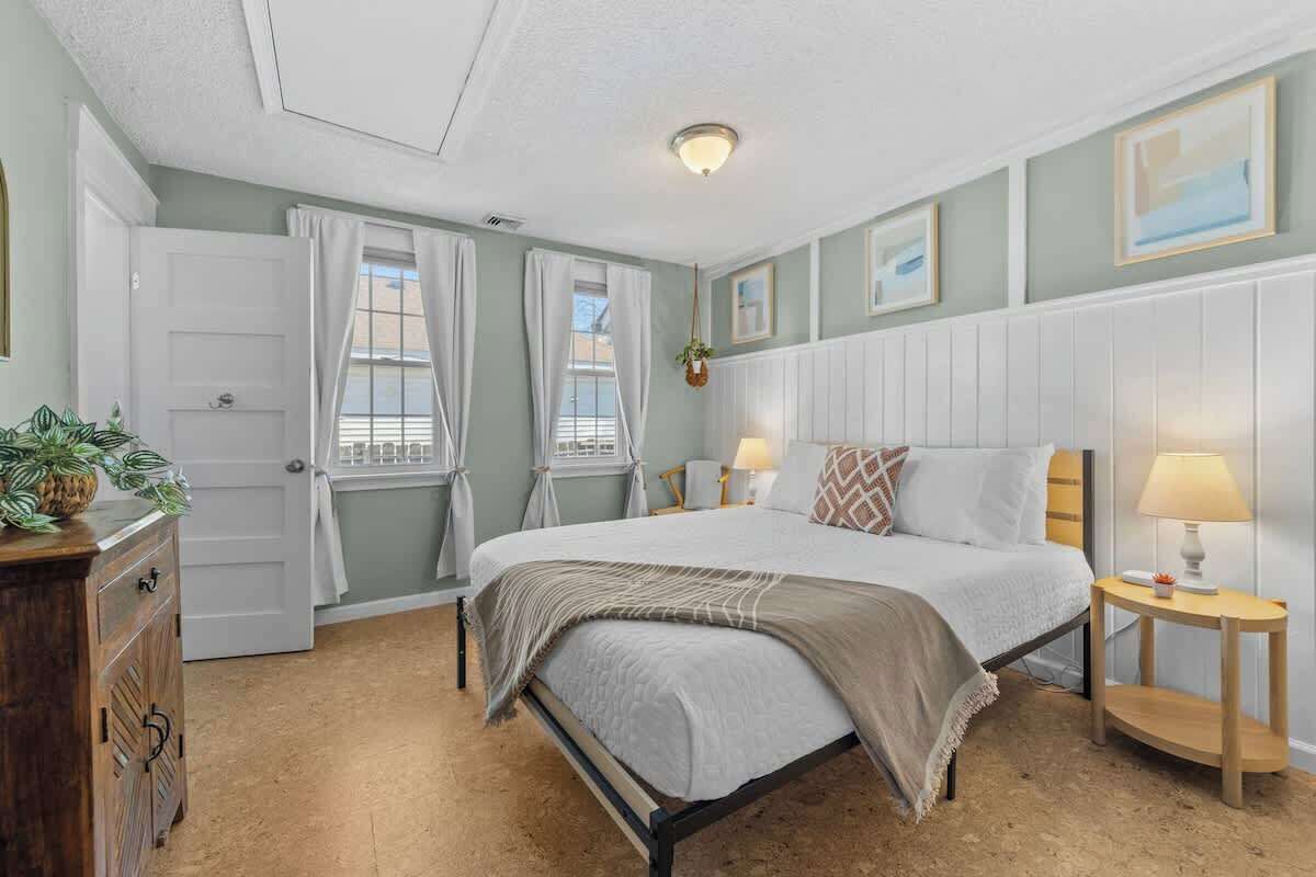 3 bedrooms, WiFi, bed sheets