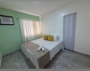 2 bedrooms, WiFi, bed sheets, wheelchair access - Beach house in Buzios for up to 8 people. (Armação dos Búzios)