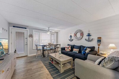 Oceanview 1 BR Condo with Pool Access & Central AC