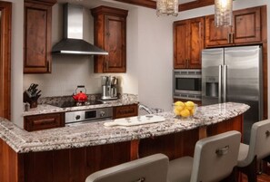 Private kitchen - Ritz Carlton Club Vail 2 Bedroom (Vail)
