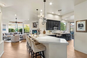 Interior - Experience luxury at Sedona Willow Villa—spacious 3BR home with stunning Red Rock views! (Sedona)