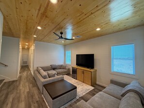 TV - Beachfront Home,  Private Heated Pool, Pet Friendly, Golf Cart Included (Port Aransas)