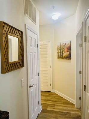 Interior - Spacious Downtown Apartment w/patio. (Norfolk)