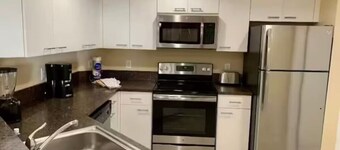 Resort with 1 bedroom and AC in wonderful garden city of Weston