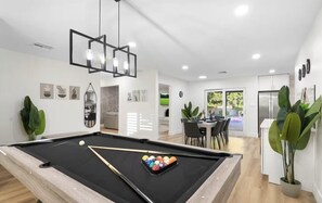 Games room - Beautiful 4BD house w Heated Pool & Hot Tub near Downtown Scottsdale (Scottsdale)