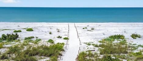 In Strandnähe, Liegestühle