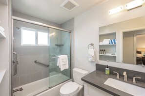 Shower, hair dryer, towels, soap - Steps to the Shore – Top Floor 1BR - Unit 5 (Oceanside)