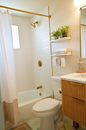 Shower, hair dryer, towels, soap - Stylish 4BR Getaway• Foosball •Easy Highway Access (Westminster)
