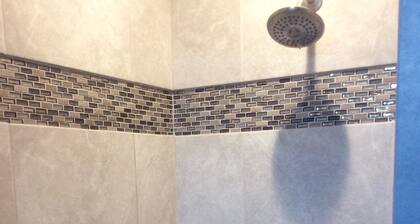 Cozy and beautiful 1-bedroom apt on quaint pedestrian street with central AC