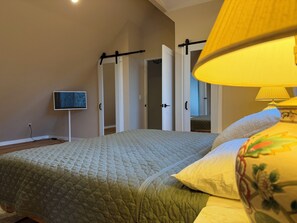 6 chambres, fer et planche à repasser, Wi-Fi, draps fournis