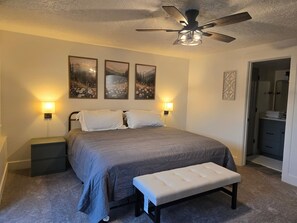 3 bedrooms, desk, iron/ironing board, free WiFi - Stylish Renovated Retreat Near Skiing, Dining & Downtown Salt Lake (Cottonwood Heights)