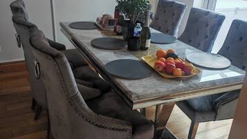 Shared Dormitory, 1 Bedroom, Smoking | Dining room