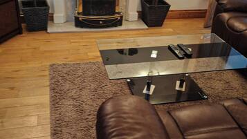 Shared Dormitory, 1 Bedroom, Smoking | Living room