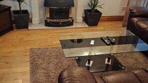Shared Dormitory, 1 Bedroom, Smoking | Living room - Room-relax in This Charming Rushden Retr (Rushden)