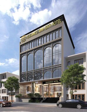 家庭四人房, 城市景观 | 客房内保险箱、办公桌、笔记本电脑工作区、隔音