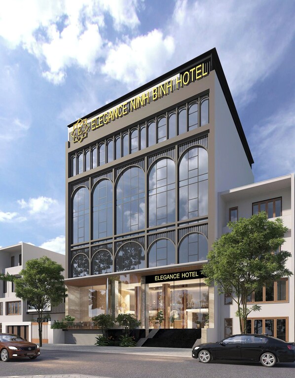 Family Quadruple Room, City View | In-room safe, desk, laptop workspace, soundproofing - Elegance Ninh Binh Hotel  (Hoa Lư)