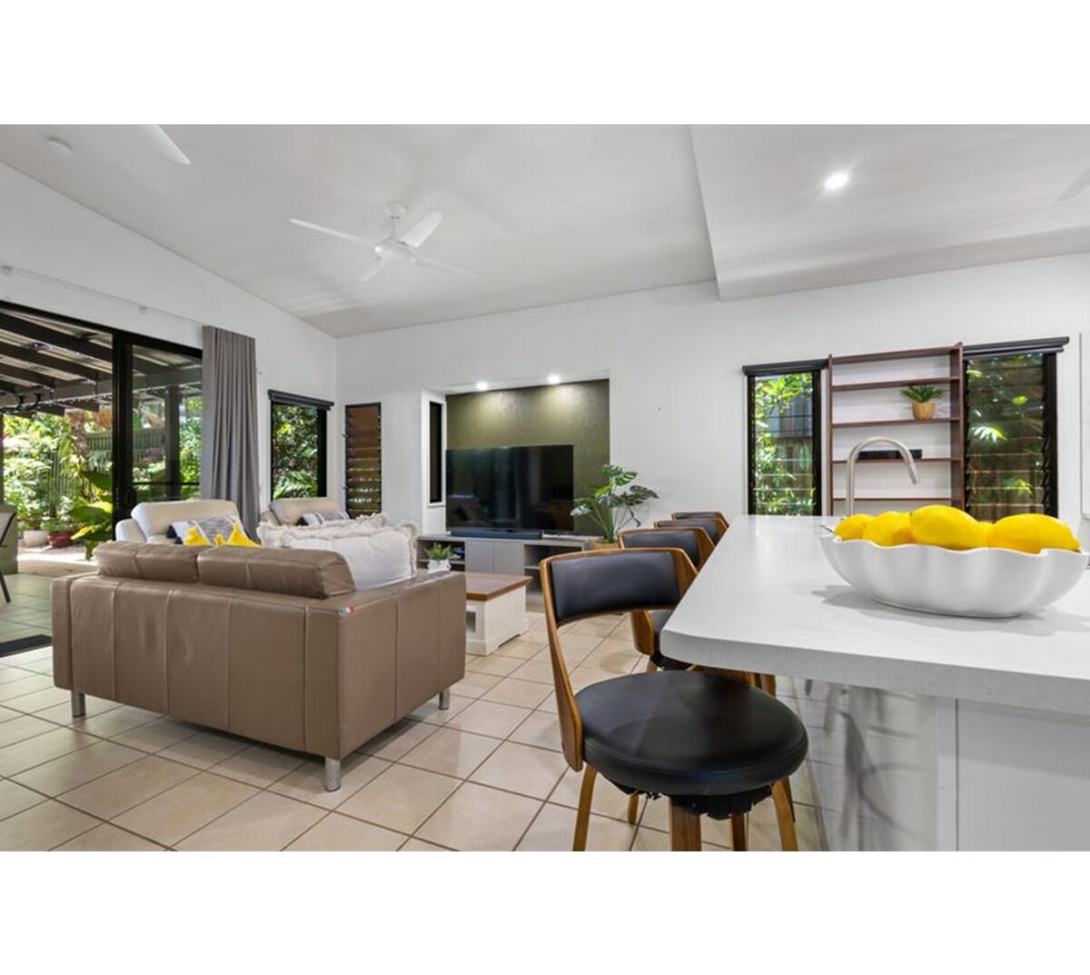 Escape To Paradise Villa 1. Walking Distance To 4 Mile Beach. Heated Pool. - Port Douglas