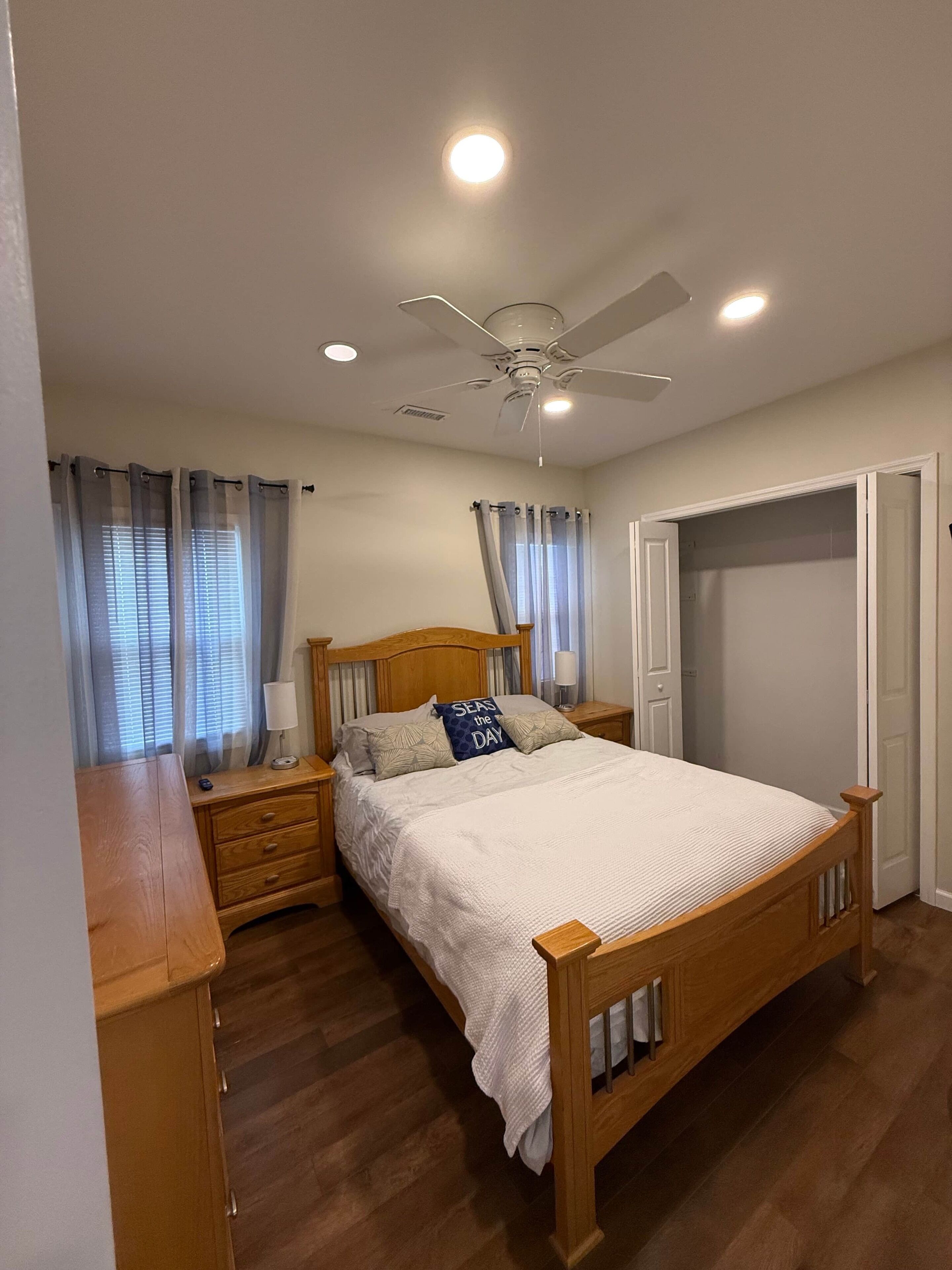 3 chambres, fer et planche à repasser, Wi-Fi gratuit, draps fournis