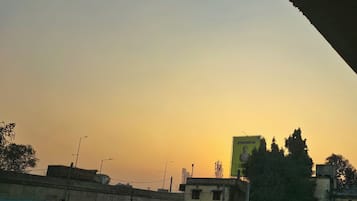 Pemandangan kota dari properti