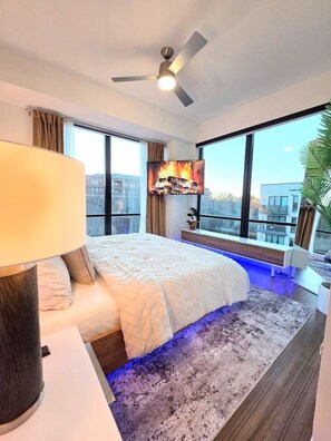 Iron/ironing board, WiFi, bed sheets - The Panorama Haven | Bright 3BR Luxury in Buckhead (Atlanta)
