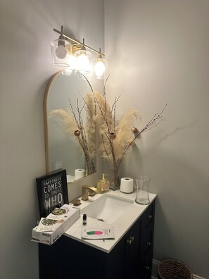 Interior - Terrific 4-bedroom house in charming West Point (West Point)