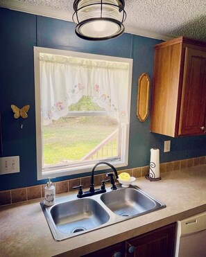 Four à micro-ondes, un four, surface de cuisson