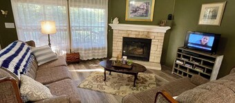 Mamaw’s House- 3/2 in the woods with fireplace and beautiful peaceful property.