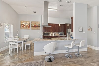 Modern Cozy 4BR House Stafford.Houston