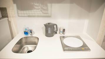Apartment, Non Smoking | Private kitchen