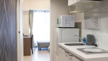 Apartment, Non Smoking | Private kitchen