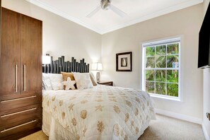 2 bedrooms, iron/ironing board, WiFi, bed sheets - 2BR Beach Club – Beach, Heated Pool & Hot Tub (Sarasota)