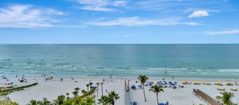 2BR Beach Club – Heated Pool, Hot Tub & Beach