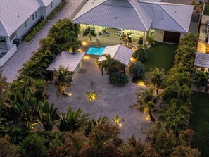 Exterior - Backyard Oasis - Game Room - Luxury - Heated Pool (Bradenton)