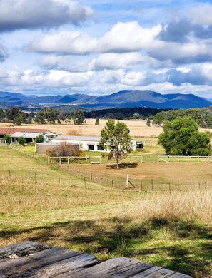 Property grounds - Q2 on Crestview Farm Stay (Budgee Budgee)