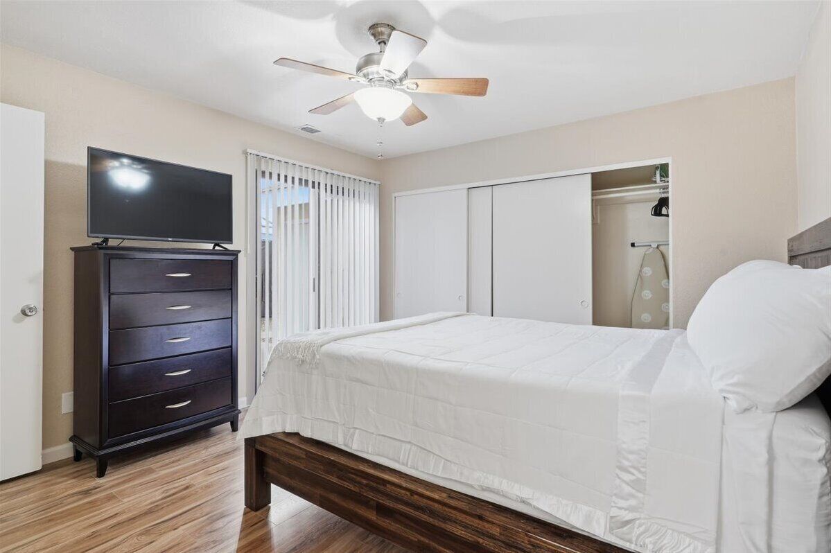 Fer et planche à repasser, Wi-Fi, draps fournis