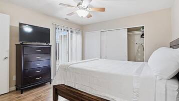 Fer et planche à repasser, Wi-Fi, draps fournis