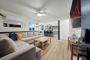 TV, offices - Explore South Park from 2-Story Home Sleeps 8 (San Diego)