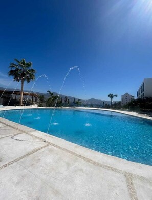 Pool - Bay front apartment with beautiful view, come relax and enjoy. (Acapulco de Juárez)