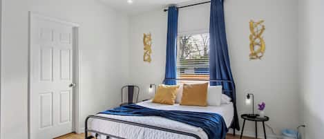 Apartment (3 Bedrooms) | 3 Schlafzimmer, laptopgeeigneter Arbeitsplatz, BĂŒgeleisen/BĂŒgelbrett