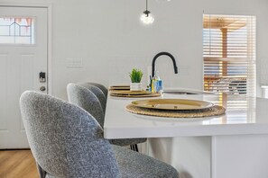 Interior - Your Inner-city Sanctuary: 3br/2ba Near Riverwalk (San Antonio)