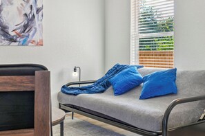 Apartment (3 Bedrooms) | Living room - Your Inner-city Sanctuary: 3br/2ba Near Riverwalk (San Antonio)