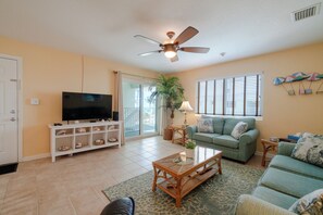 Smart TV, DVD player - Pristine Oceanview Condo with Private Beach and Heated Pool (Key Colony Beach)