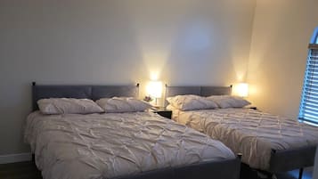 2 多间卧室、免费 WiFi、床单