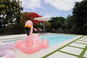Pool - Pet Friendly, Sleeps 8, Bowen Holiday House (Bowen)