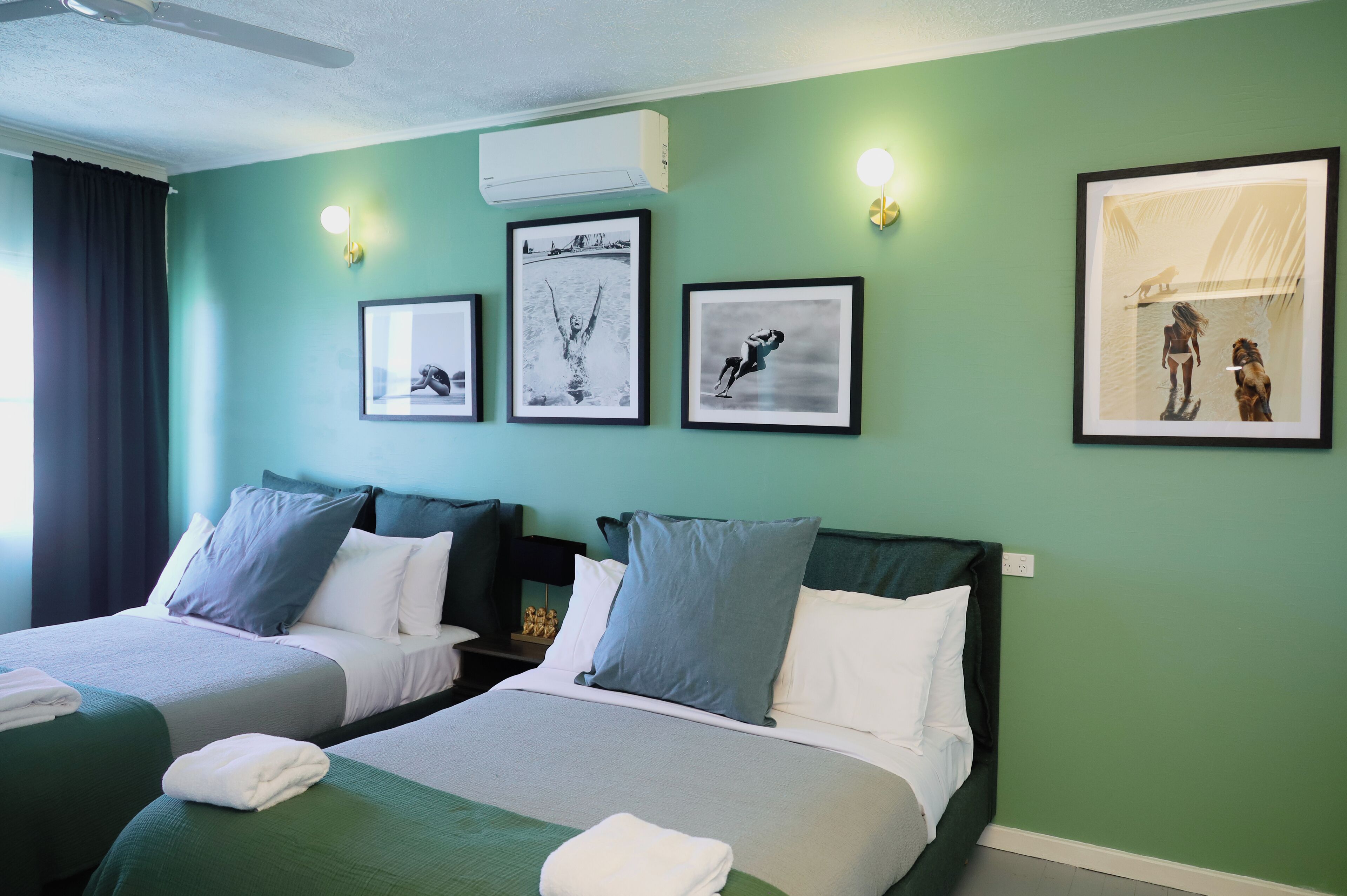 4 bedrooms, iron/ironing board, WiFi, bed sheets