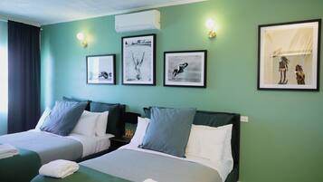 4 bedrooms, iron/ironing board, WiFi, bed sheets