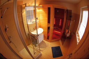 Shower, jetted bath, hair dryer, toilet paper - Vacation home Wellenbrecher TOP location with sauna - whirlpool - fireplace - Wlan - Wii (Glowe)