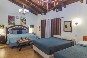 2 bedrooms, iron/ironing board, free WiFi, bed sheets - Casa San Isidro is a sparkling clean, and family friendly house (Copán Ruinas)